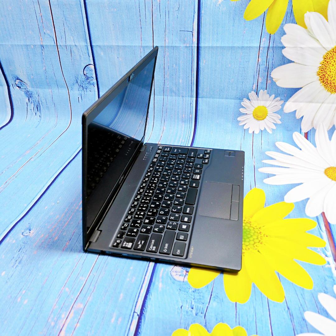 美品✨極薄軽量✨人気ノートPC✨Windows11✨すぐ使える✨富士通
