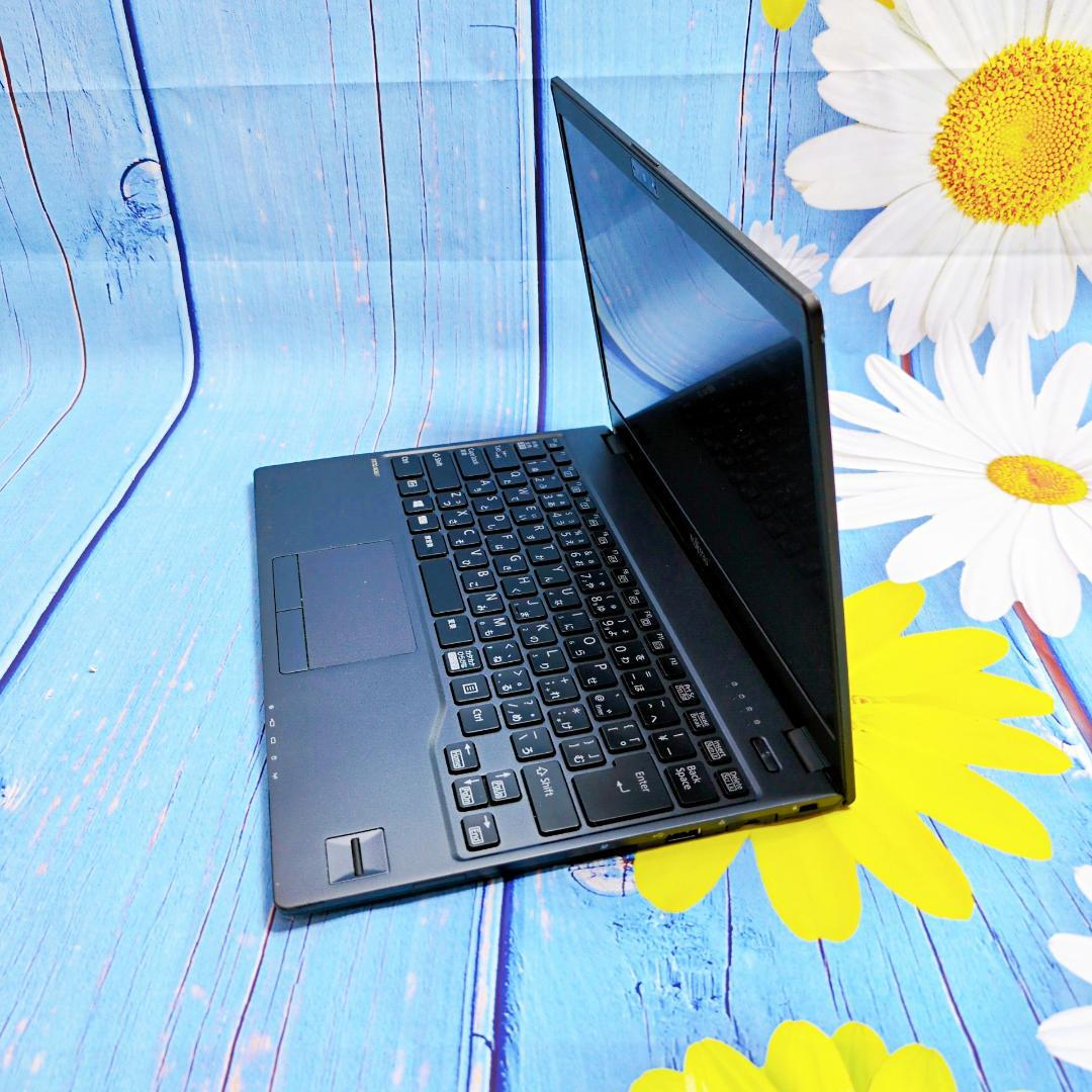 美品✨極薄軽量✨人気ノートPC✨Windows11✨すぐ使える✨富士通