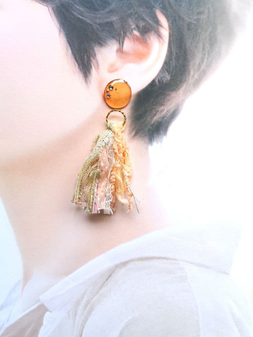 取引中　【sale】2way*ふんわりオレンジのタッセルのピアス/イヤリング