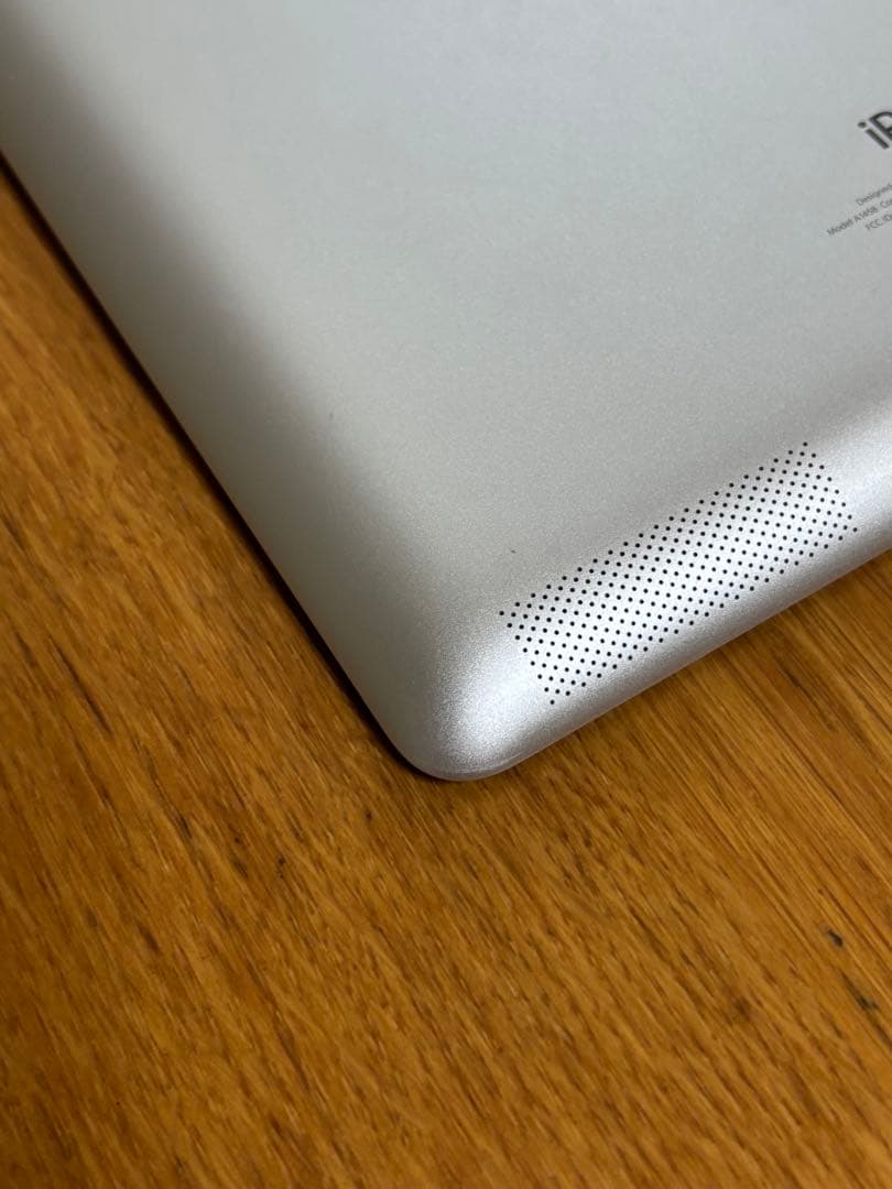 iPad 第4世代 Wi-Fi 32GB [MD511J/A] おまけ付