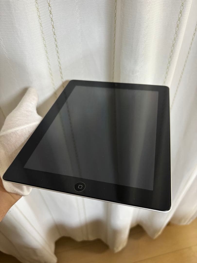 iPad 第4世代 Wi-Fi 32GB [MD511J/A] おまけ付