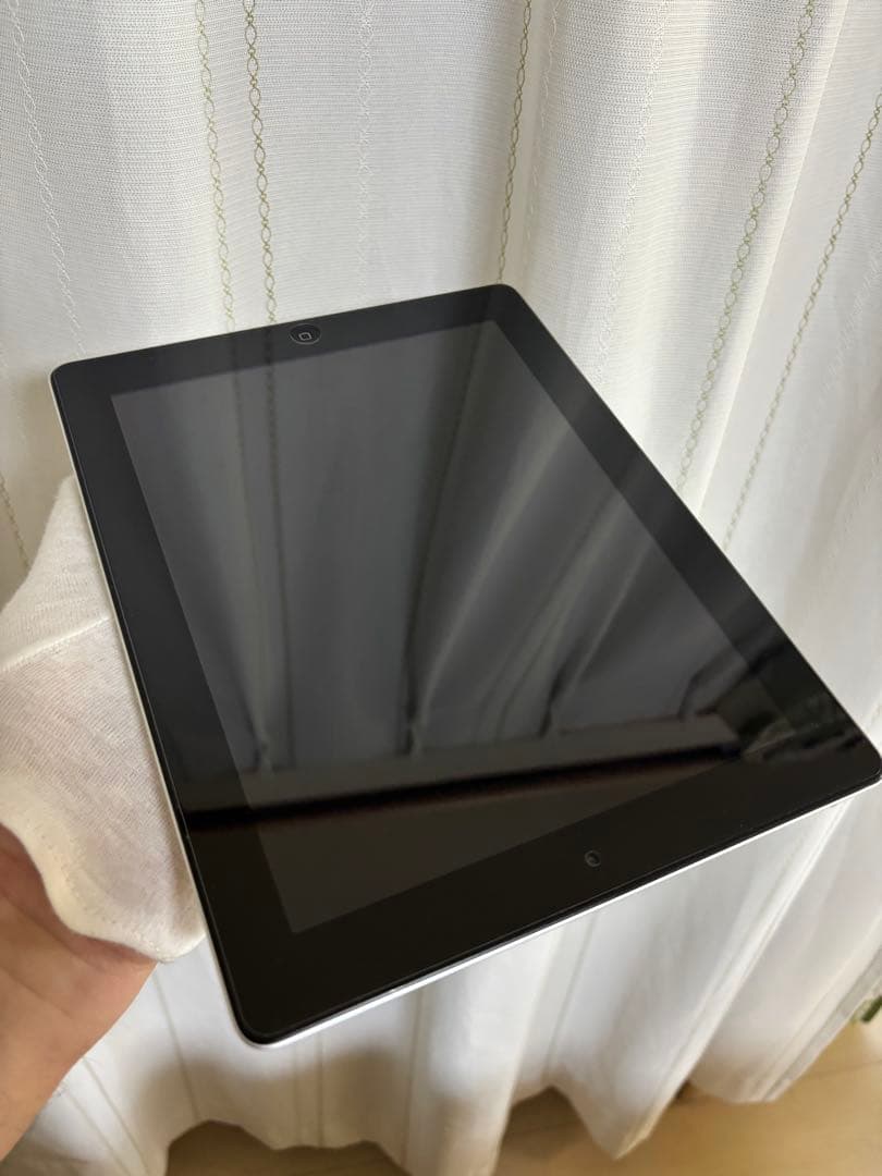 iPad 第4世代 Wi-Fi 32GB [MD511J/A] おまけ付