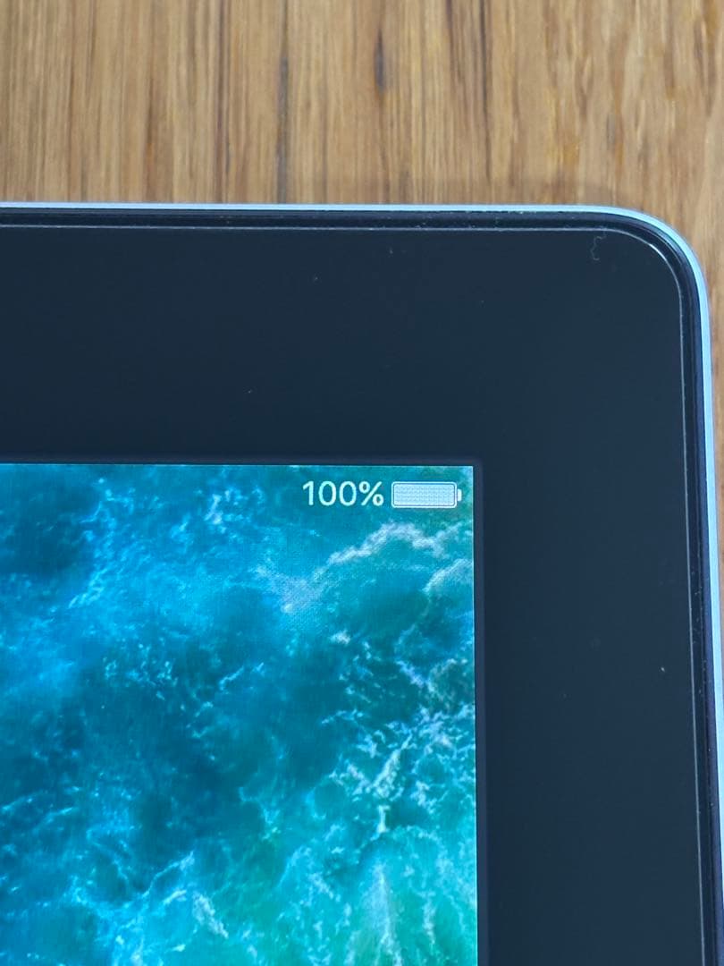 iPad 第4世代 Wi-Fi 32GB [MD511J/A] おまけ付
