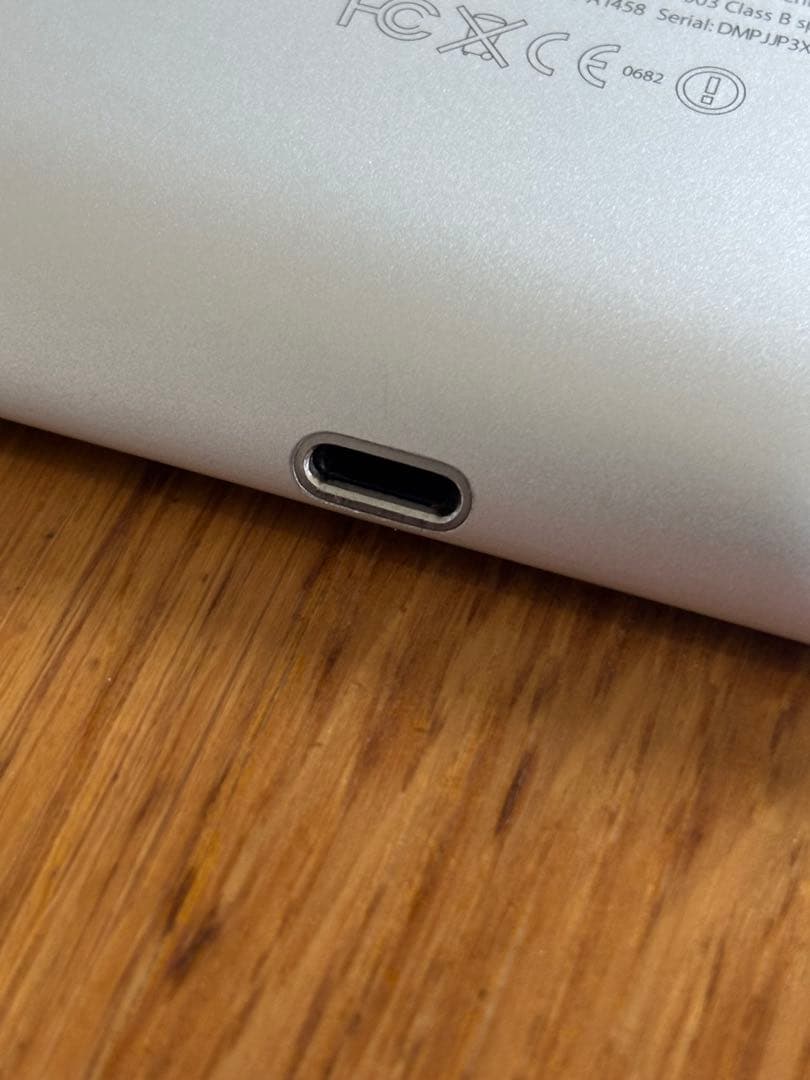 iPad 第4世代 Wi-Fi 32GB [MD511J/A] おまけ付