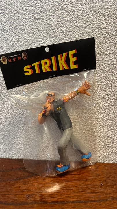デハラユキノリ STRIKE サトシ君とその彼女(?)とピンのフィギュア