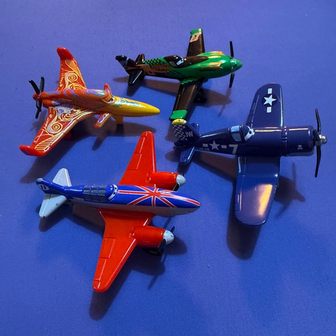 プレーンズ トミカ14台　まとめ売り！