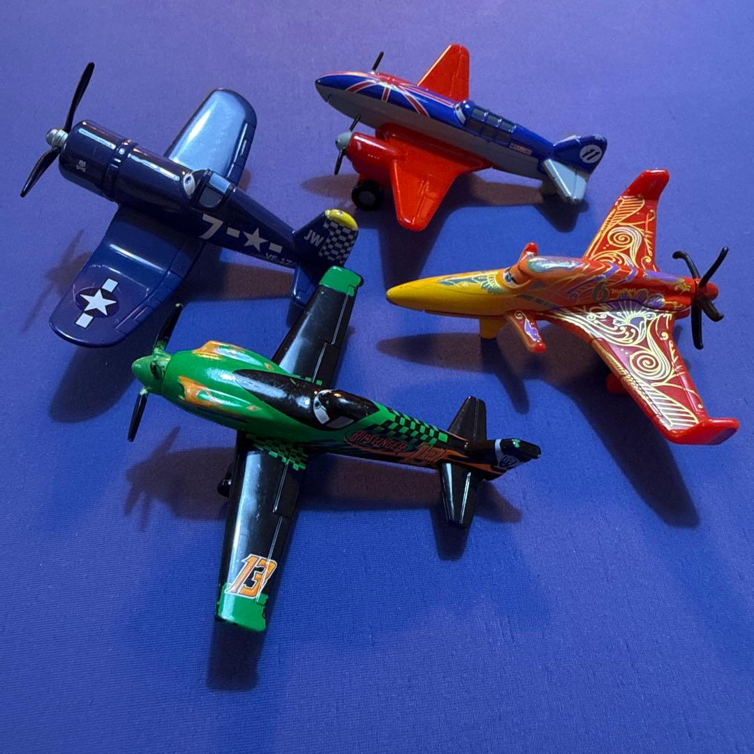 プレーンズ トミカ14台　まとめ売り！