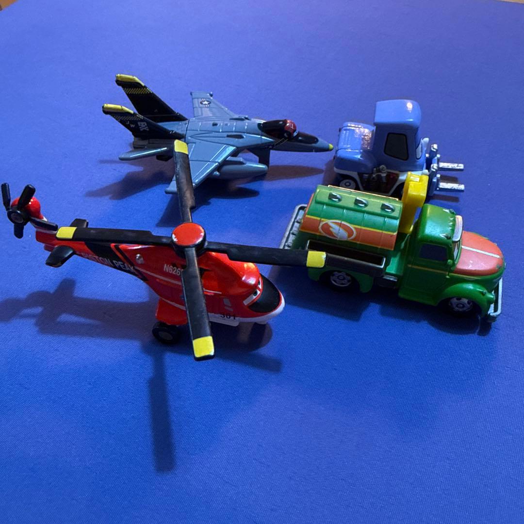 プレーンズ トミカ14台　まとめ売り！