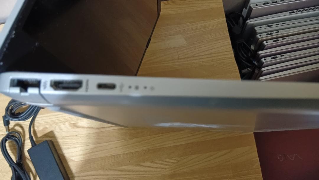 hp 15s-du1010TU 10世代i5⑨