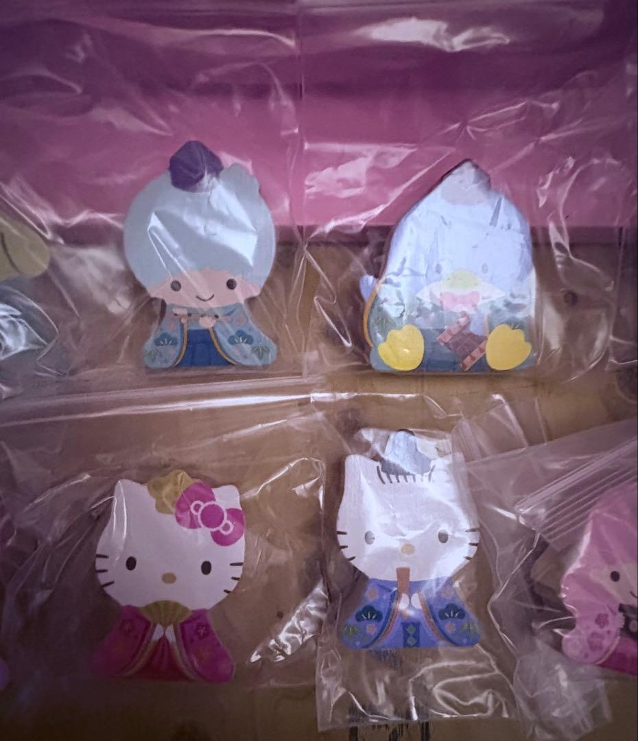 サンリオキャラクターズ　雛祭り　雛人形　木製　おひなさま