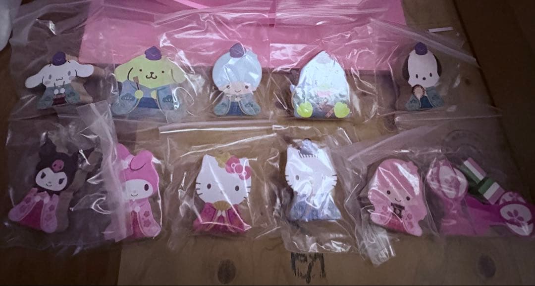 サンリオキャラクターズ　雛祭り　雛人形　木製　おひなさま