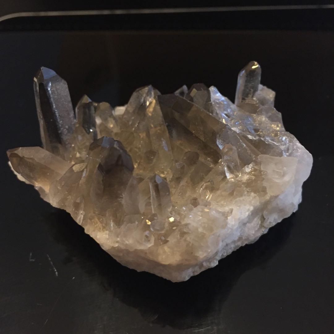 ブラジル・コリント 産の水晶グレークラスター