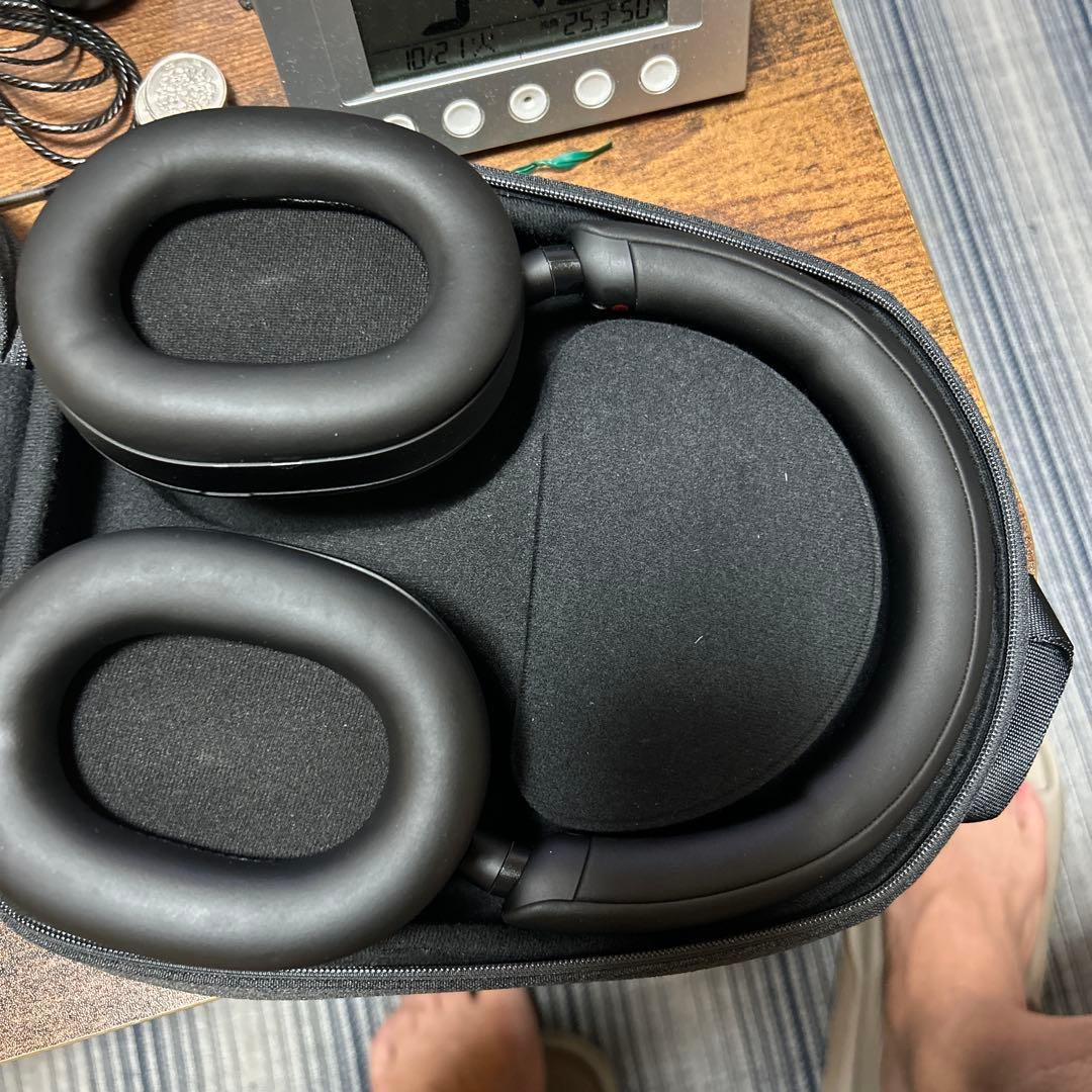 M*Z様 SONY WH-1000xm5 ワイヤレスヘッドホン部品取り2個セット