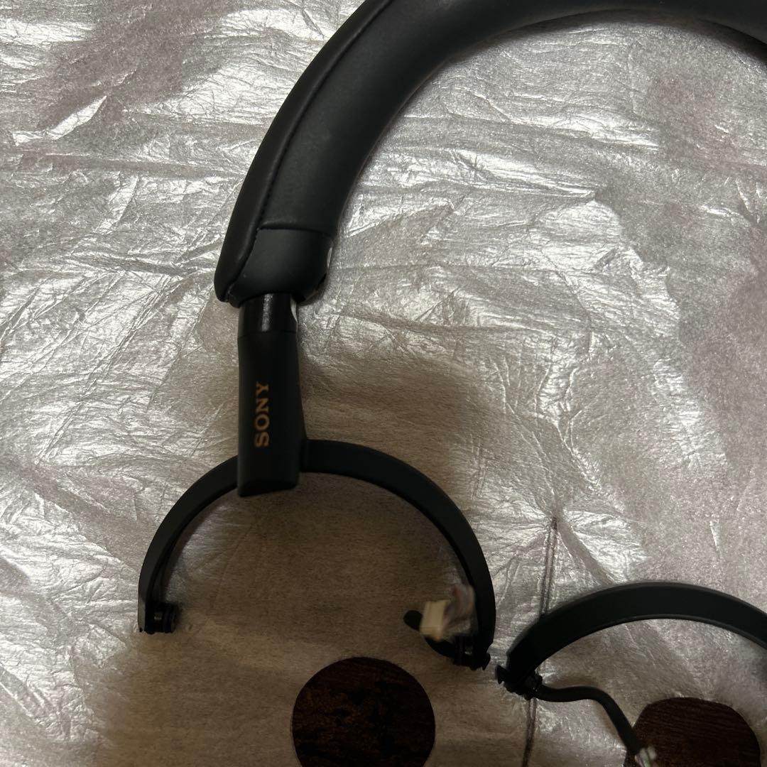 M*Z様 SONY WH-1000xm5 ワイヤレスヘッドホン部品取り2個セット