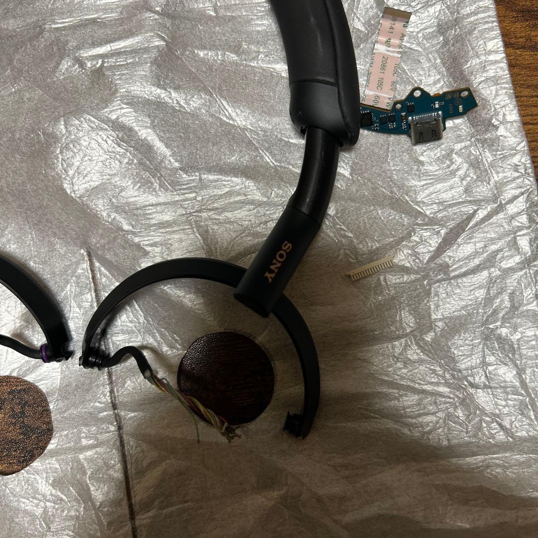 M*Z様 SONY WH-1000xm5 ワイヤレスヘッドホン部品取り2個セット