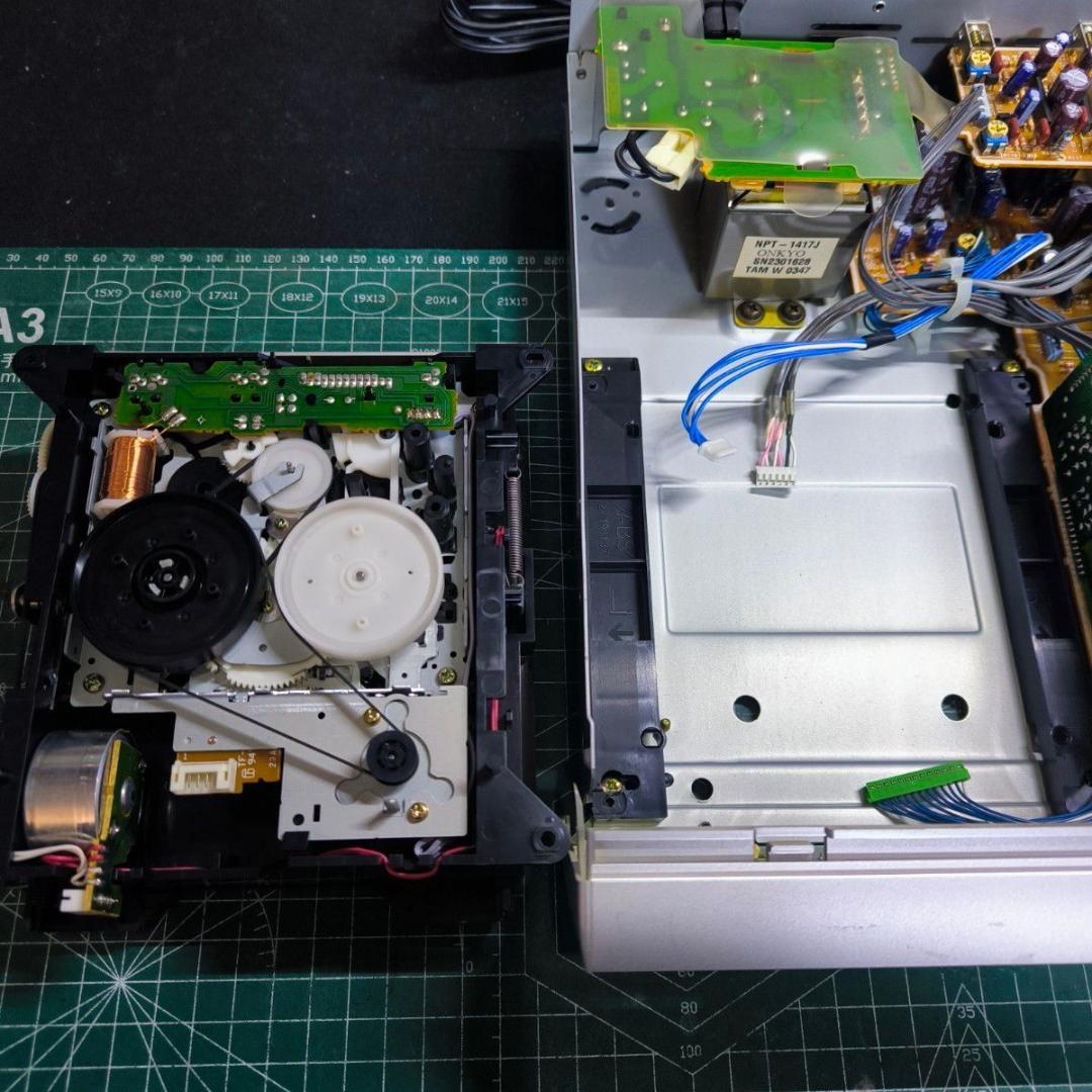 SONY CMT-M35WM CD/MD/カセット/WALKMAN ミニコンポ