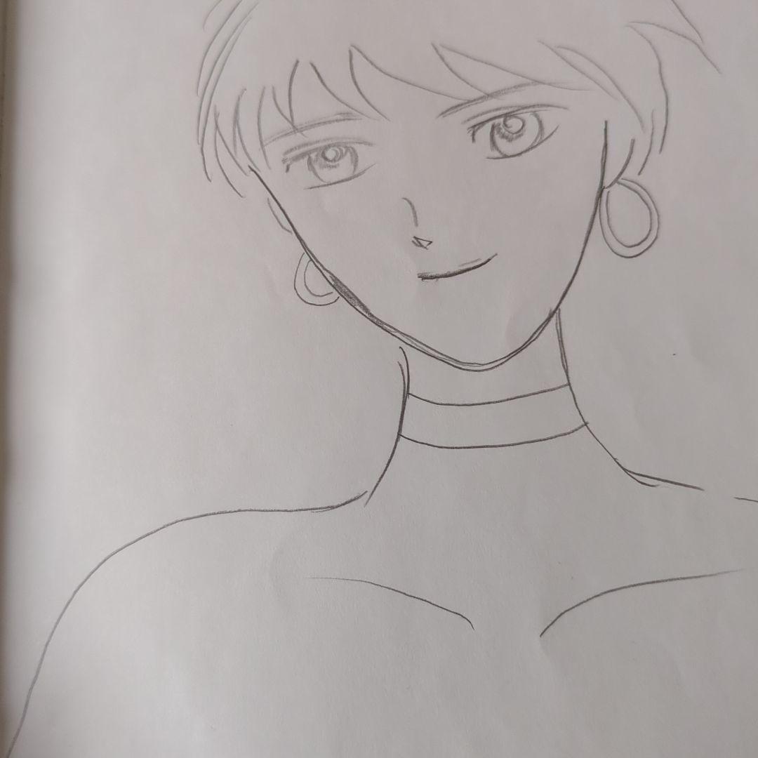 アニメ風ショートカット女性