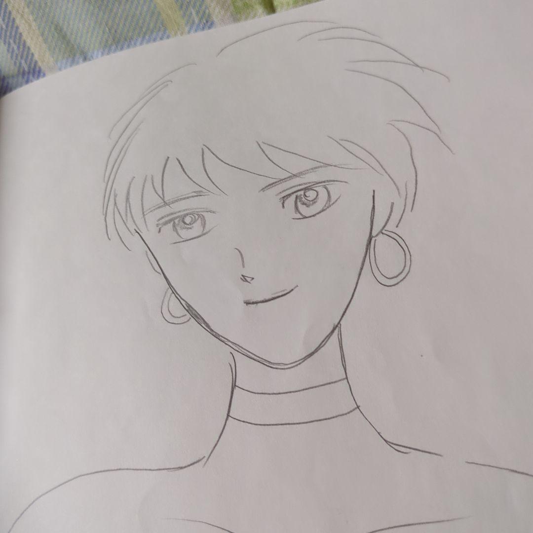 アニメ風ショートカット女性