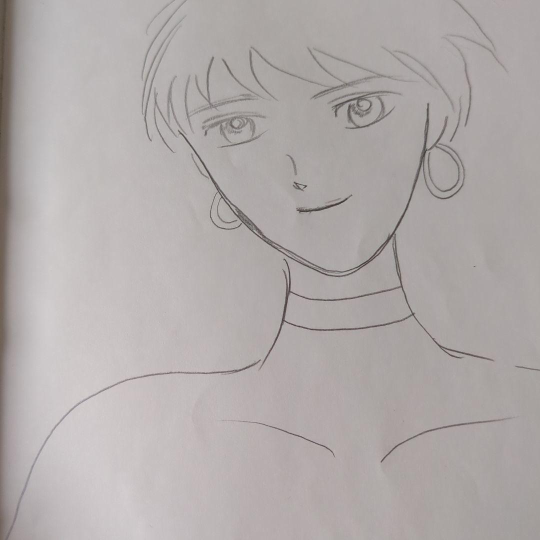 アニメ風ショートカット女性