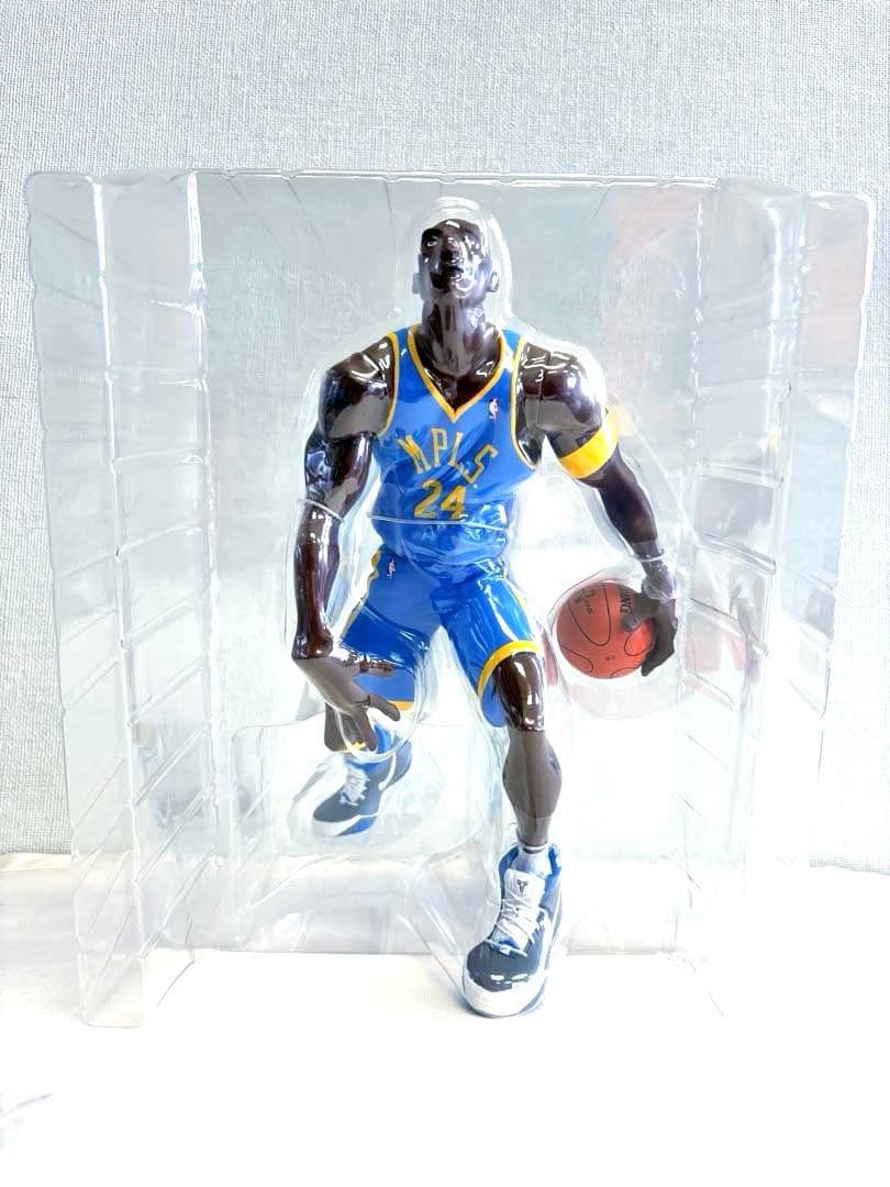 UPPER DEC allstarVinyl コービー・ブライアント フィギュア