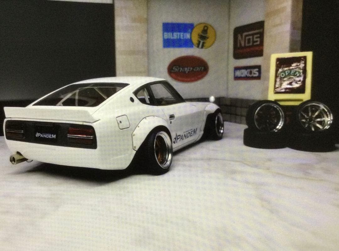 イグニッションモデル1/18 PANDEM S30Z 白　シャツおまけ付き