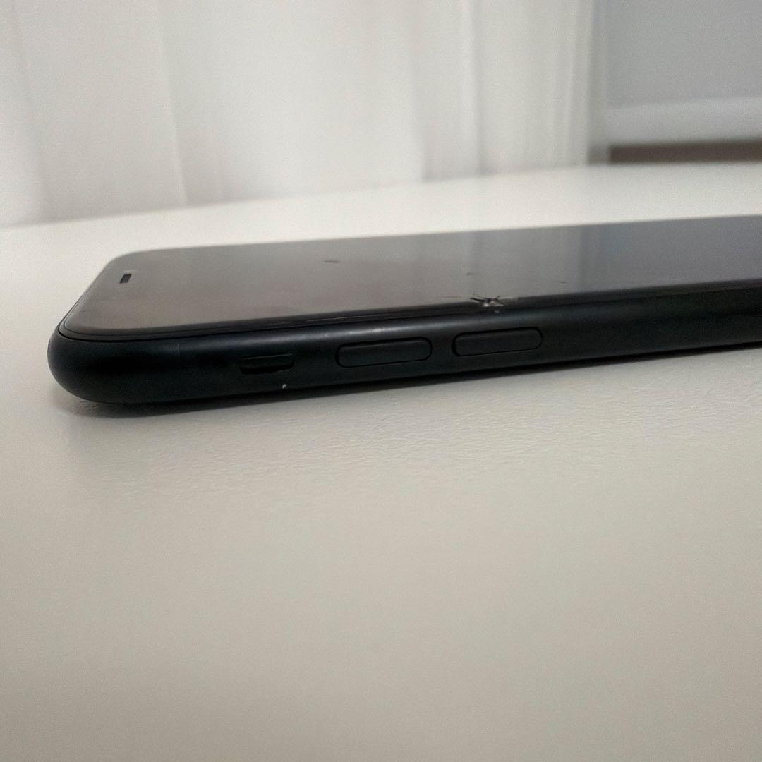 iPhone XR 本体　128GB バッテリー最大容量　82%