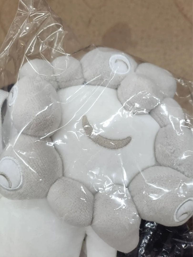 白ミャクミャク　にっこりポーチ