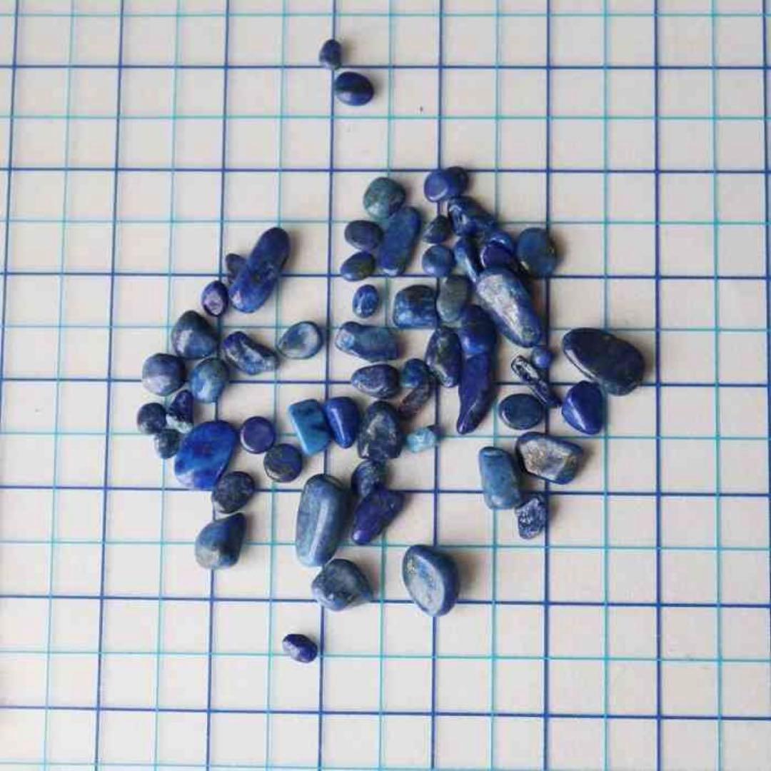 着色ラピスラズリ　極小粒