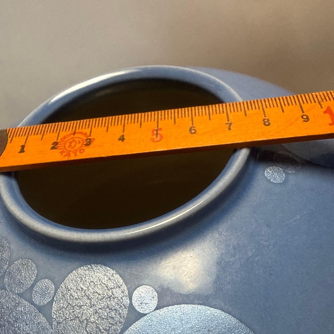 人形国宝中田一於淡青秞裏銀彩色 円形模様 陶器の花瓶　2025年7月人間国宝に