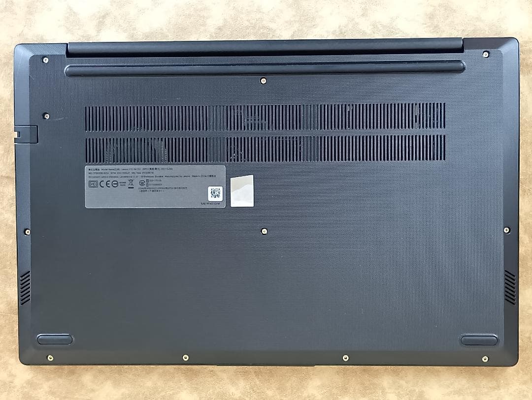 fake is crime機 Lenovo V15 Gen5 i5/24G