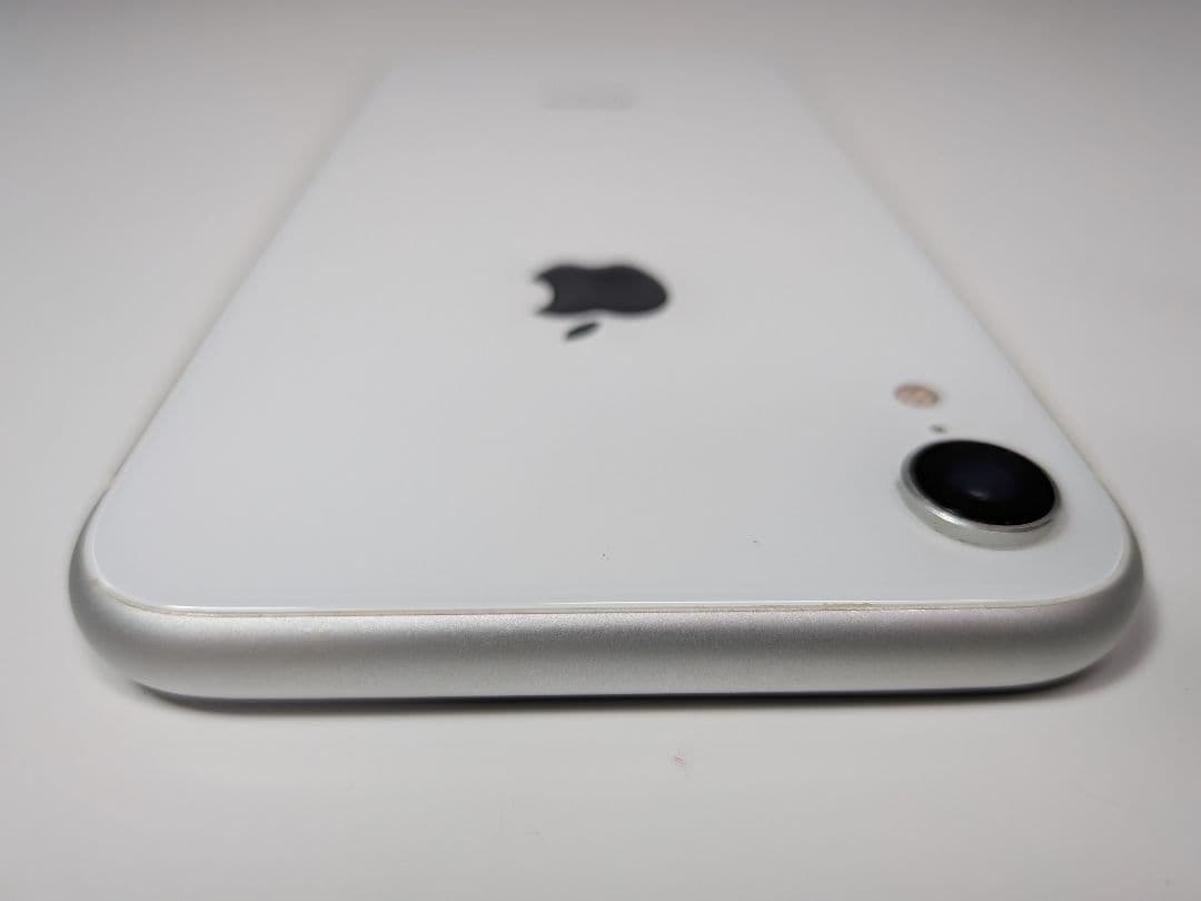 ⑤Apple iPhoneXR 64GB ホワイト バッテリー90％