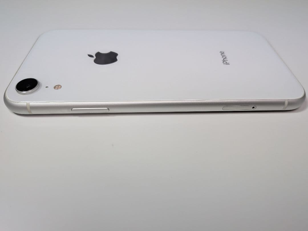 ⑤Apple iPhoneXR 64GB ホワイト バッテリー90％