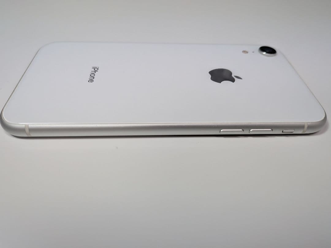 ⑤Apple iPhoneXR 64GB ホワイト バッテリー90％