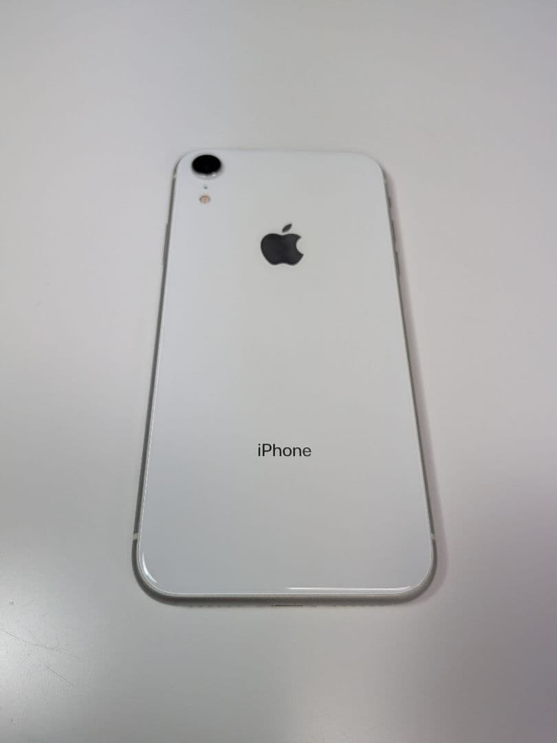 ⑤Apple iPhoneXR 64GB ホワイト バッテリー90％