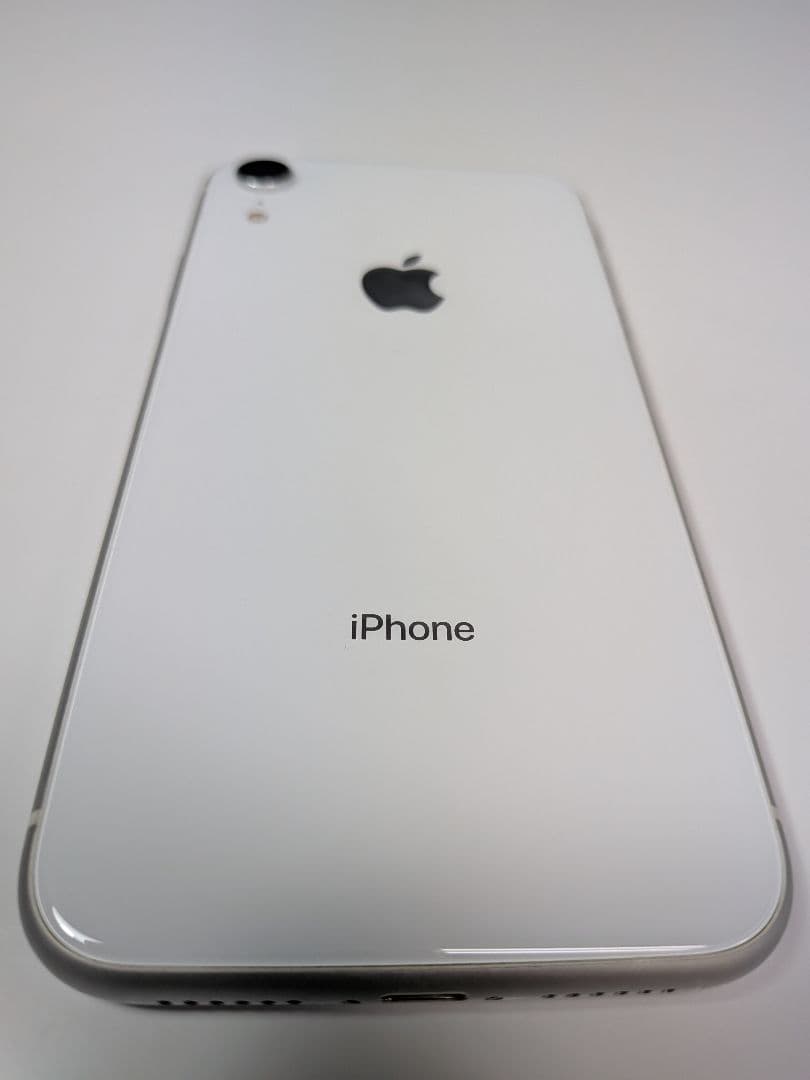 ⑤Apple iPhoneXR 64GB ホワイト バッテリー90％