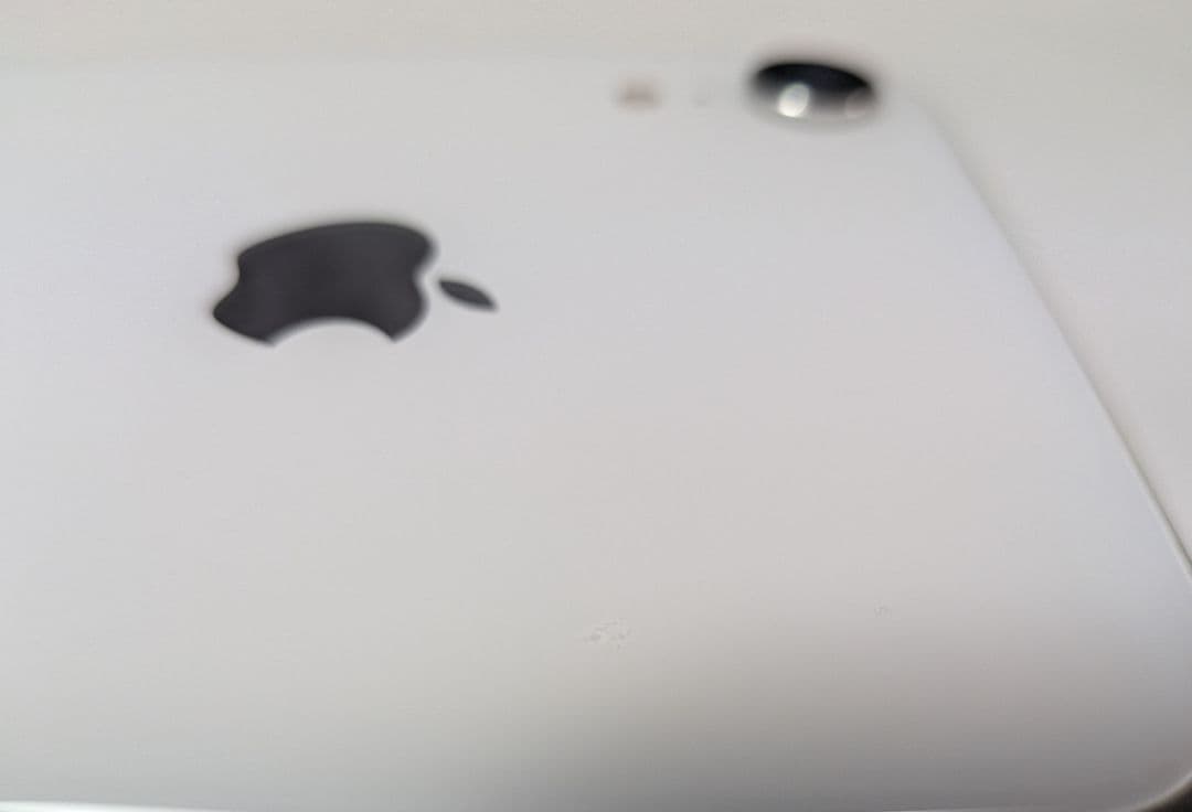 ⑤Apple iPhoneXR 64GB ホワイト バッテリー90％