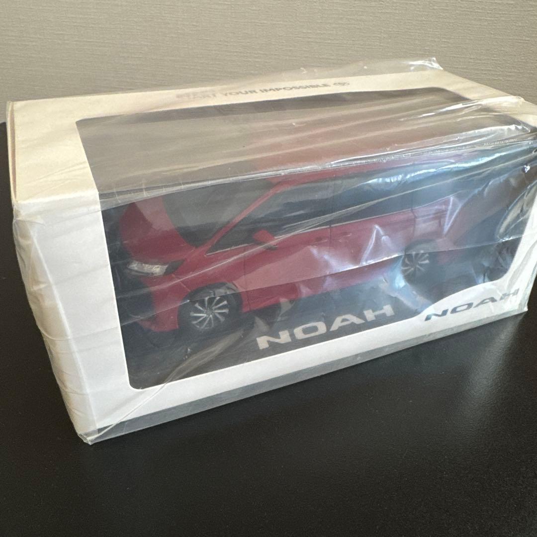 NOAH 赤 ミニカー