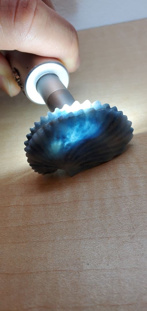 糸魚川翡翠 入りコン沢 アオイガイ