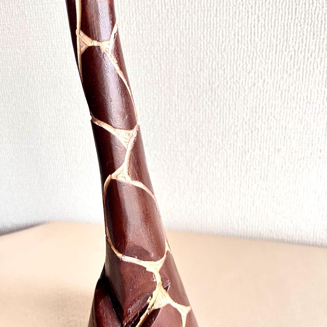 ★新品未使用 ★アフリカ製木彫りゼブラ柄のトレーと キリンのオブジェ