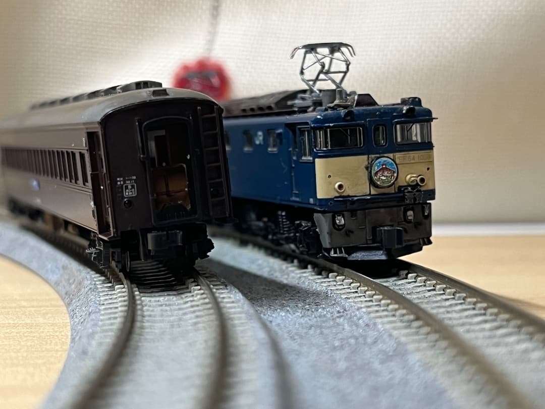 EF64 1051 + 旧型客車