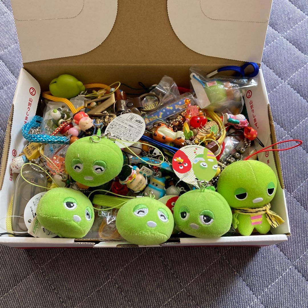 多様なキャラクター ストラップ 100個以上セット