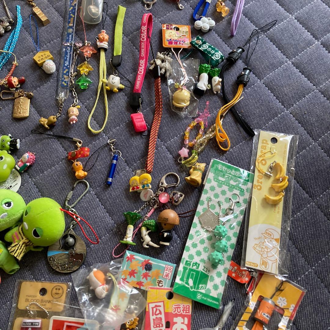 多様なキャラクター ストラップ 100個以上セット