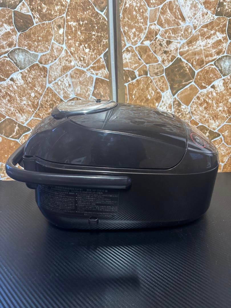 象印 圧力IH炊飯ジャー 5.5合炊き 1.0L NP-ZW10 2021年製