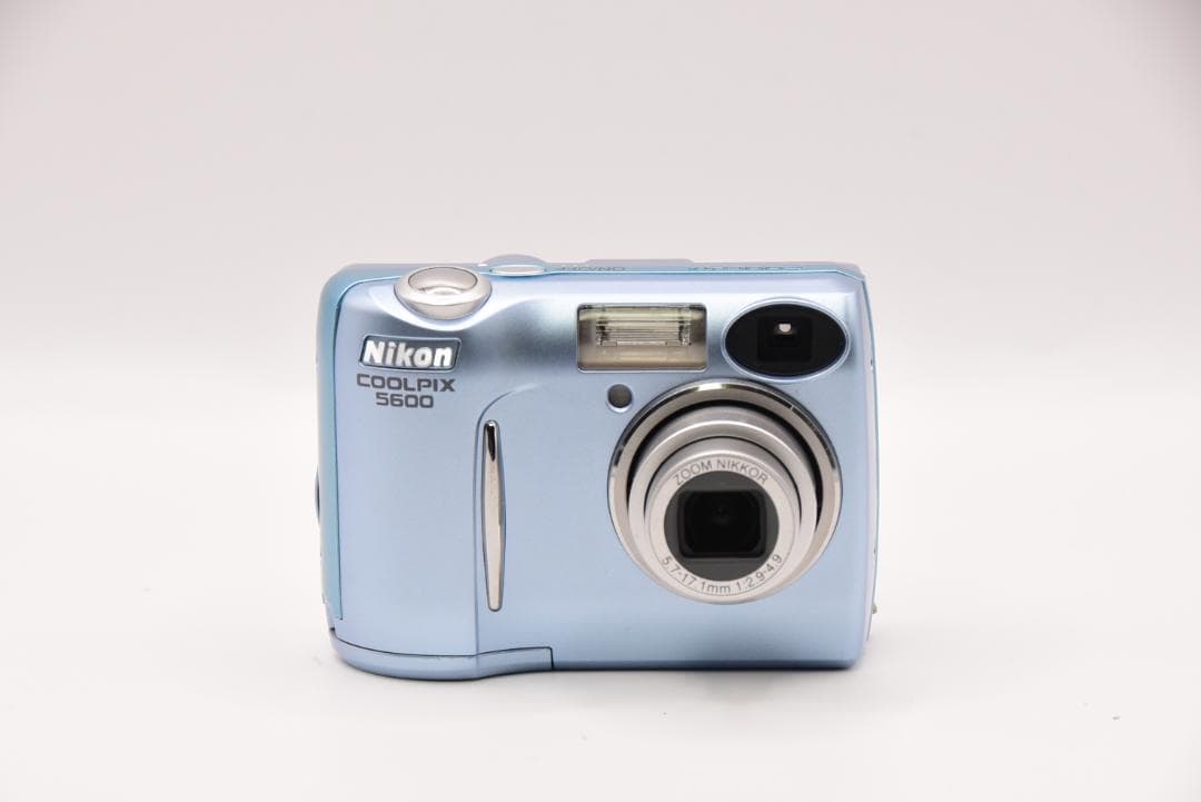 ■ 美品 ■ ニコン Nikon COOLPIX 5600《元箱付き》