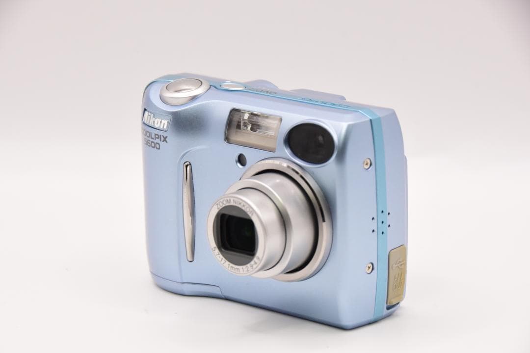 ■ 美品 ■ ニコン Nikon COOLPIX 5600《元箱付き》