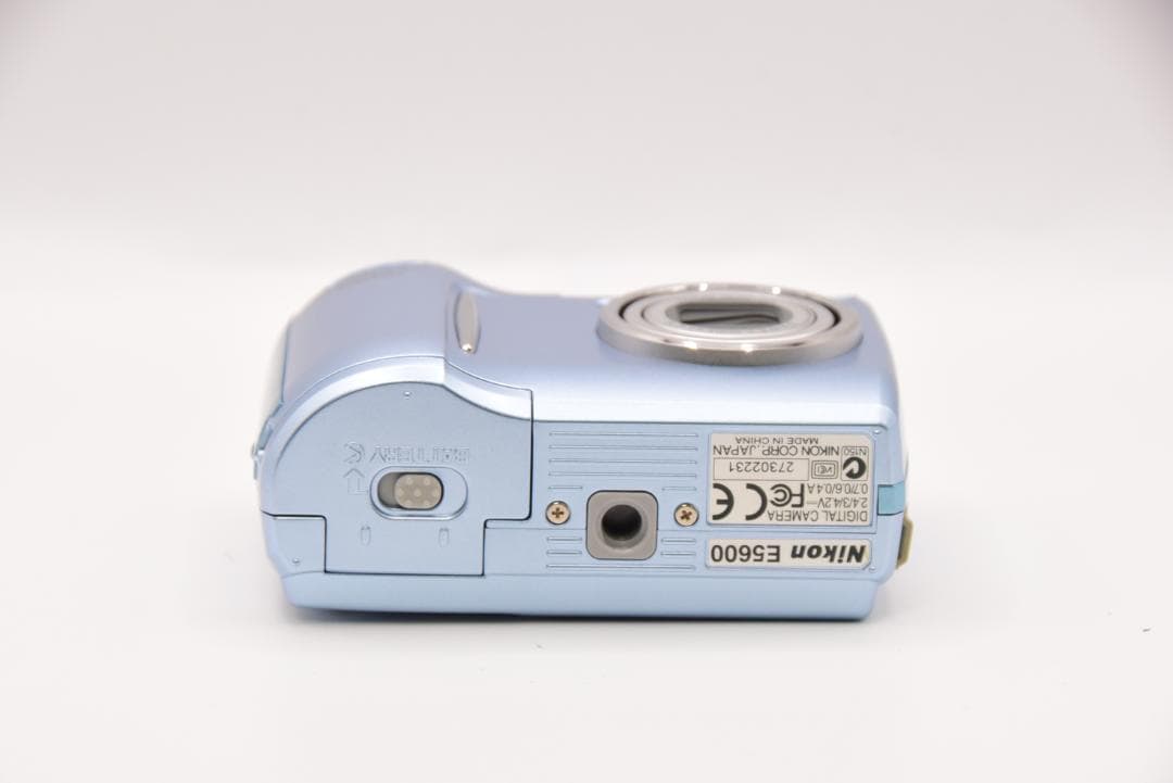 ■ 美品 ■ ニコン Nikon COOLPIX 5600《元箱付き》