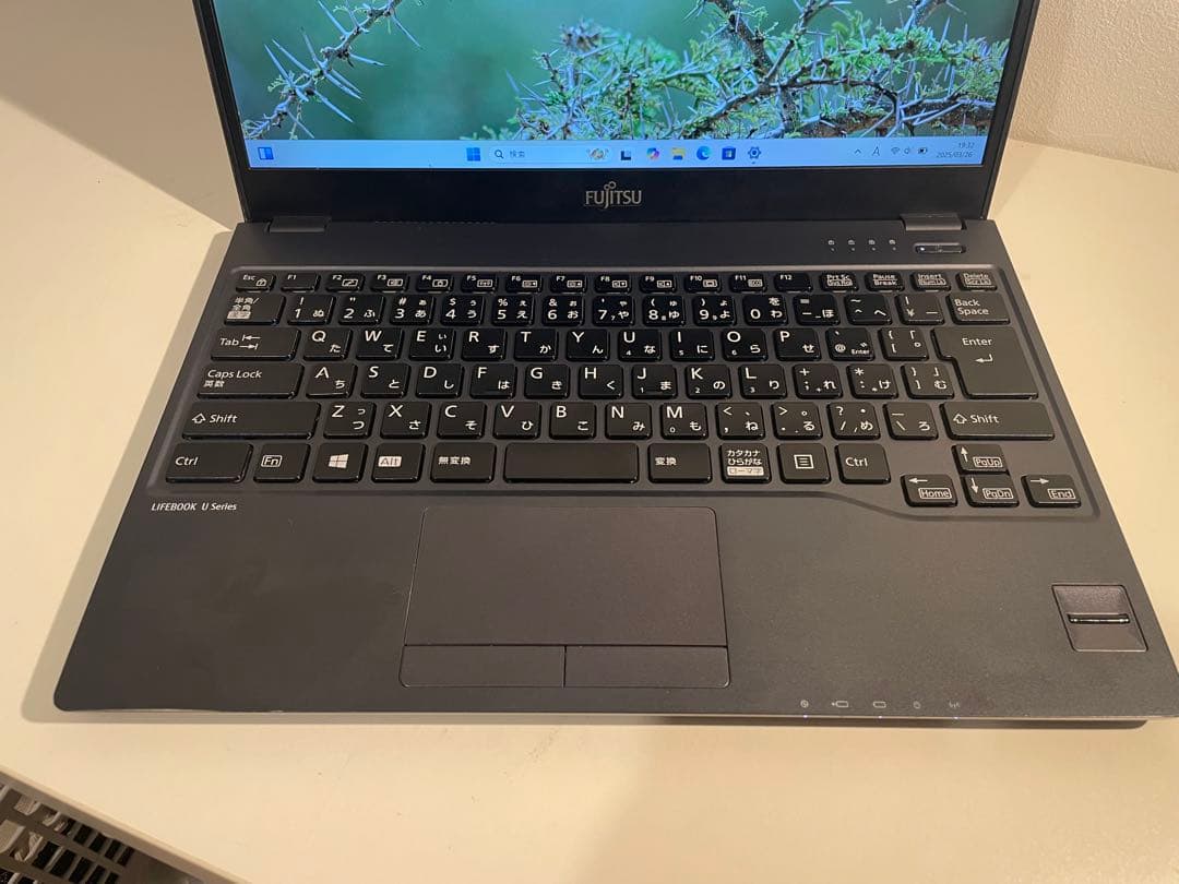 FUJITSU　LIFEBOOK U937 13.3インチ　LTEモデル