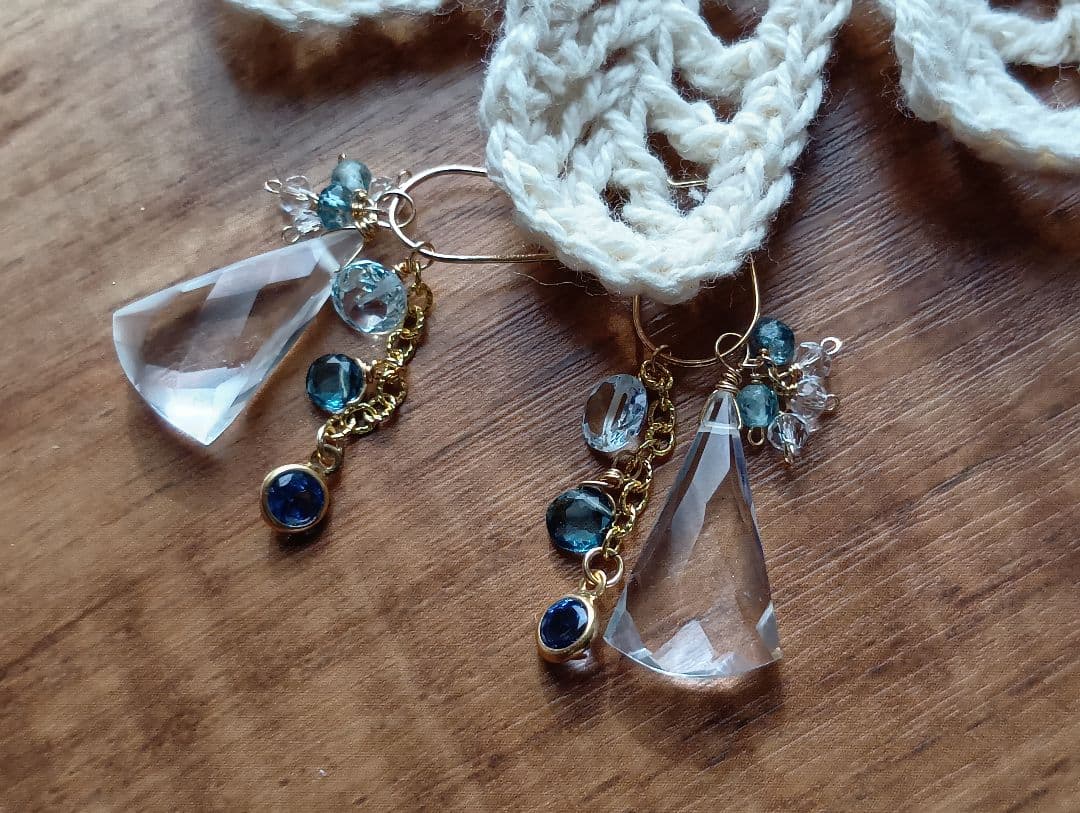 589/14kgf一点物ロンドンブルートパーズ×カイヤナイト×クリスタルチャーム