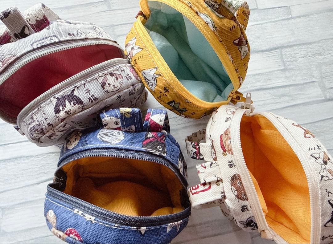 ハンドメイド　ミニリュック型ポーチ　猫図鑑　ネコ