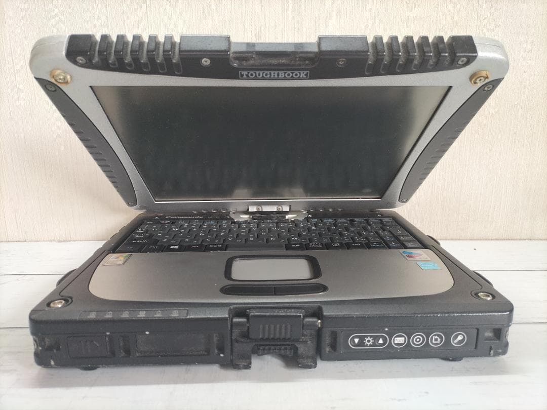 TOUGHBOOK CF-18 10.4型/落下や衝撃、水、埃に強い堅牢PC 2